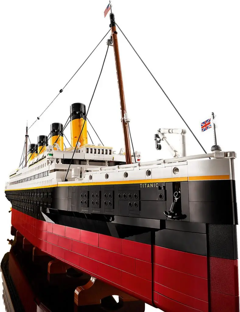 Detailed LEGO ship model of Titanic