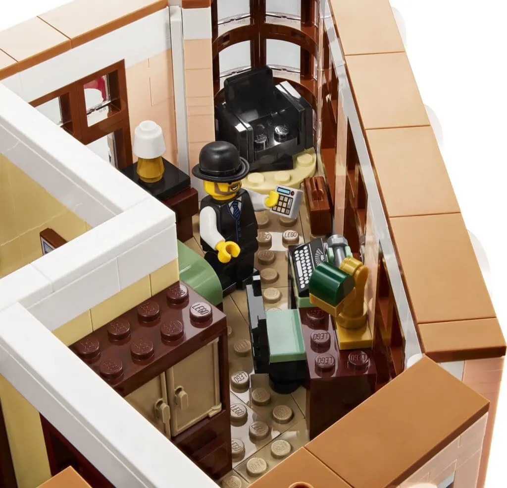 Minifigure in Lego office setup
