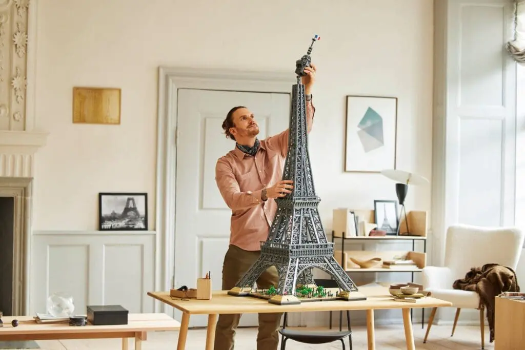 Building a large Eiffel Tower replica