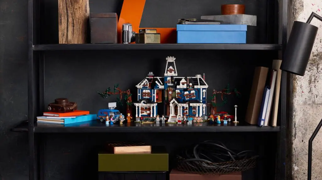 Shelf with Lego house and books