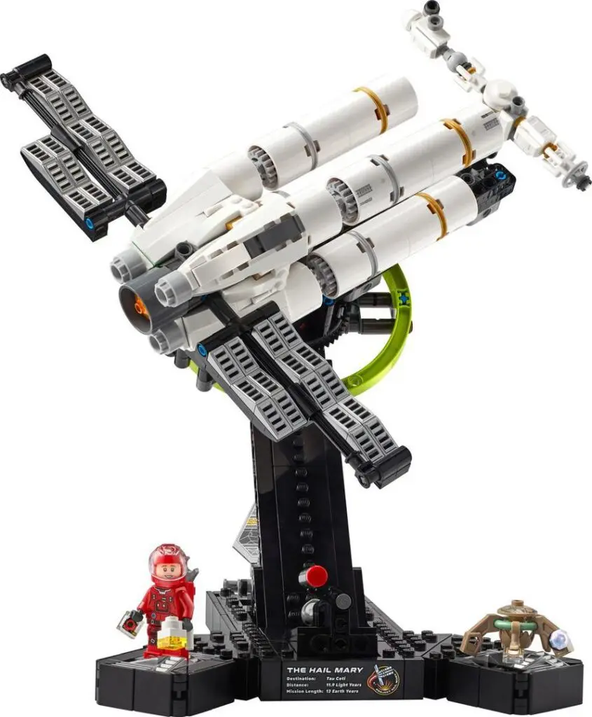 Sci-fi LEGO set with astronaut figure