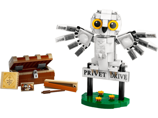 Hedwig at 4 Privet Drive