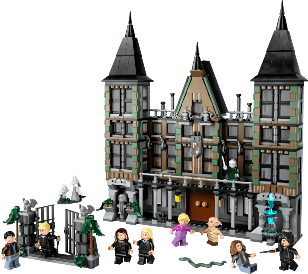 LEGO Hogwarts castle with minifigures