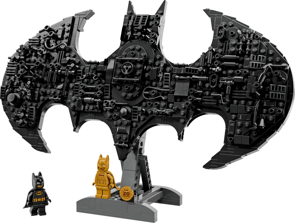 Detailed LEGO Batarang with minifigures