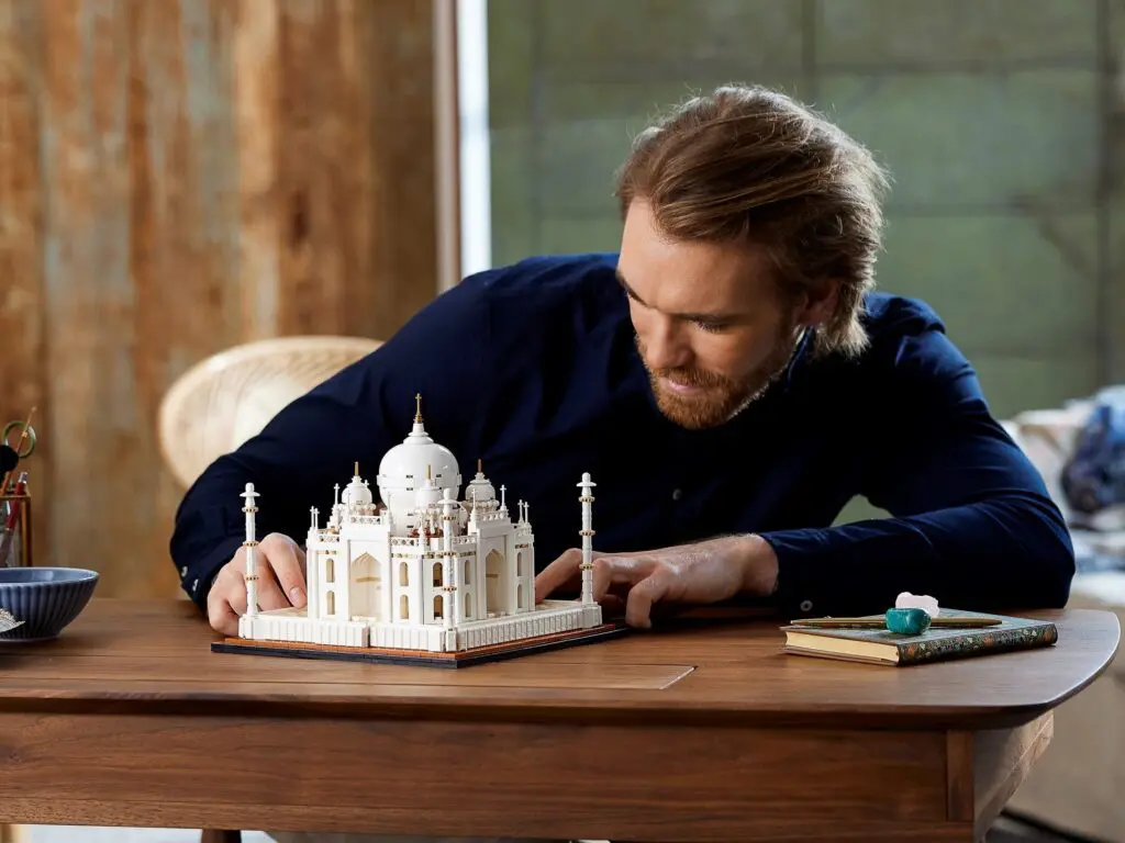 Individual crafting detailed model structure
