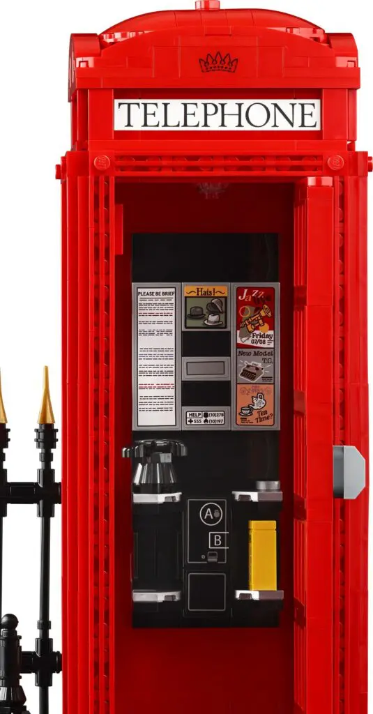 Detailed LEGO telephone box model