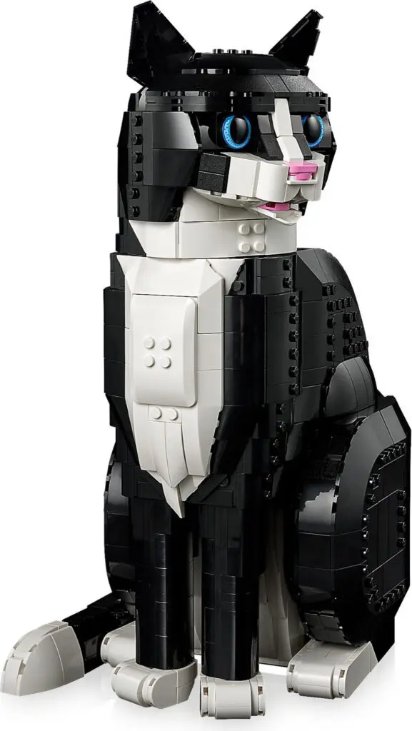 Toy cat figurine made of Lego