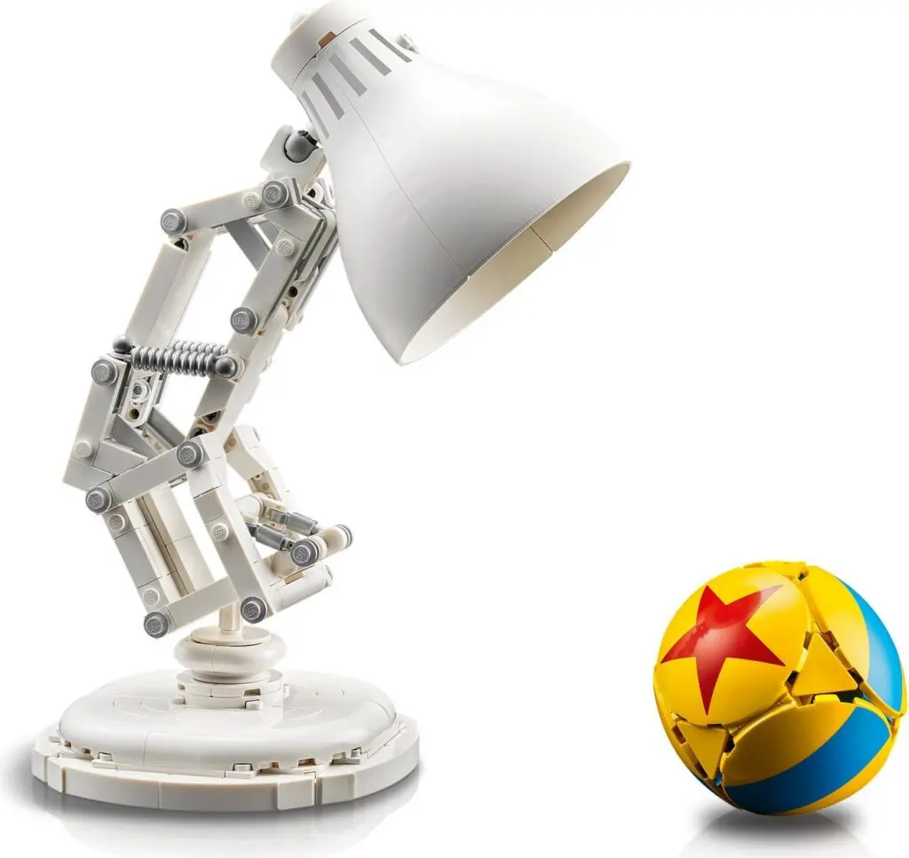 Creative lamp and yellow ball design