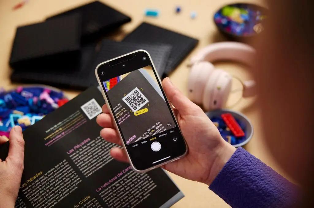 Scanning QR code with smartphone