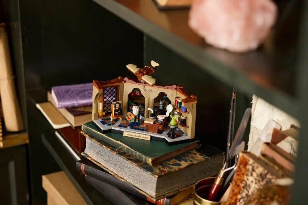 Miniature diorama on bookshelves