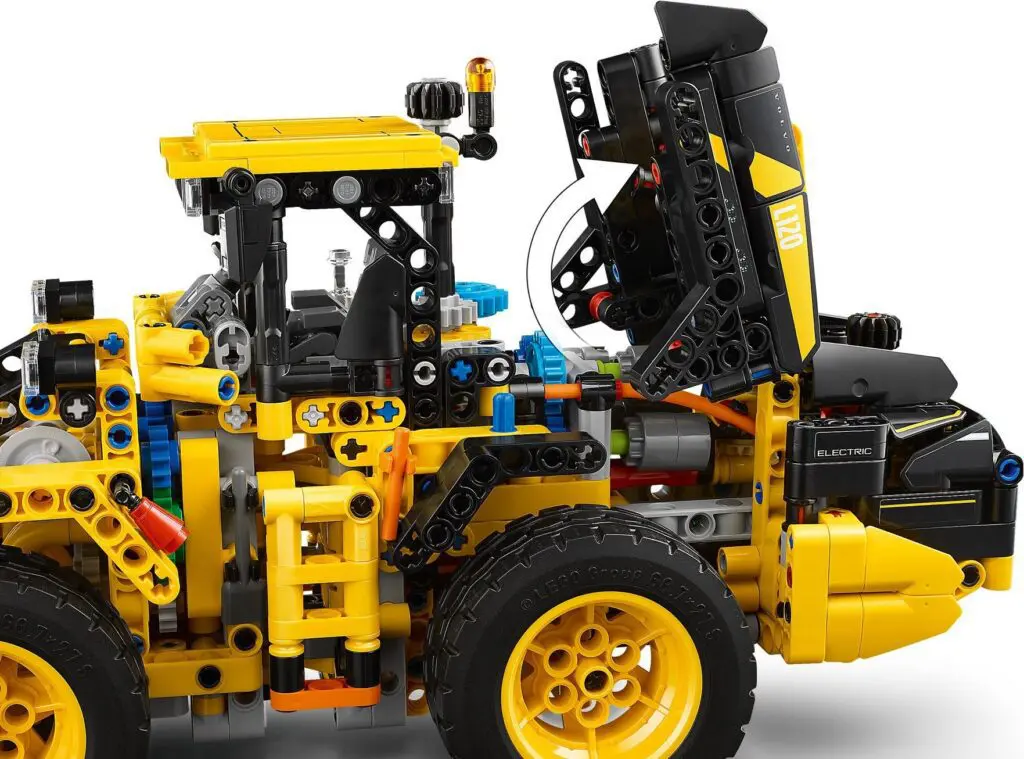LEGO Technic Volvo L120 Electric Wheel Loader - view 11