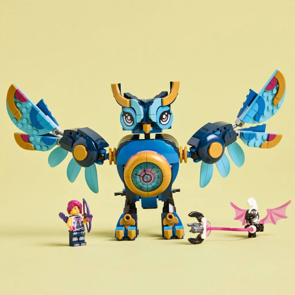 Owl-themed construction toy with figures