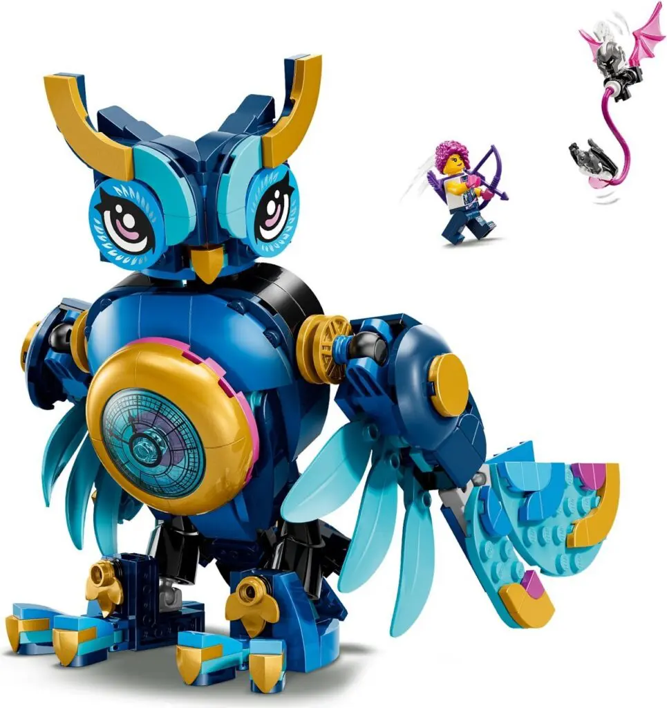 Toy owl with wings and accessories