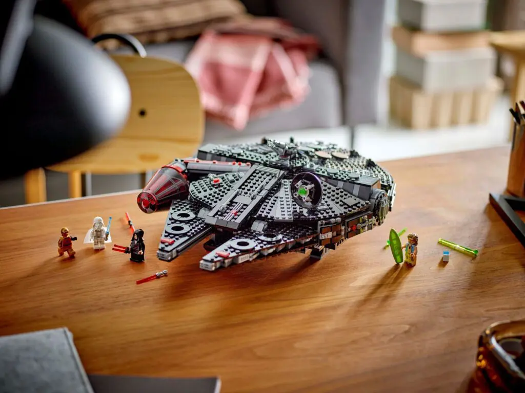 Detailed LEGO spaceship model with figures