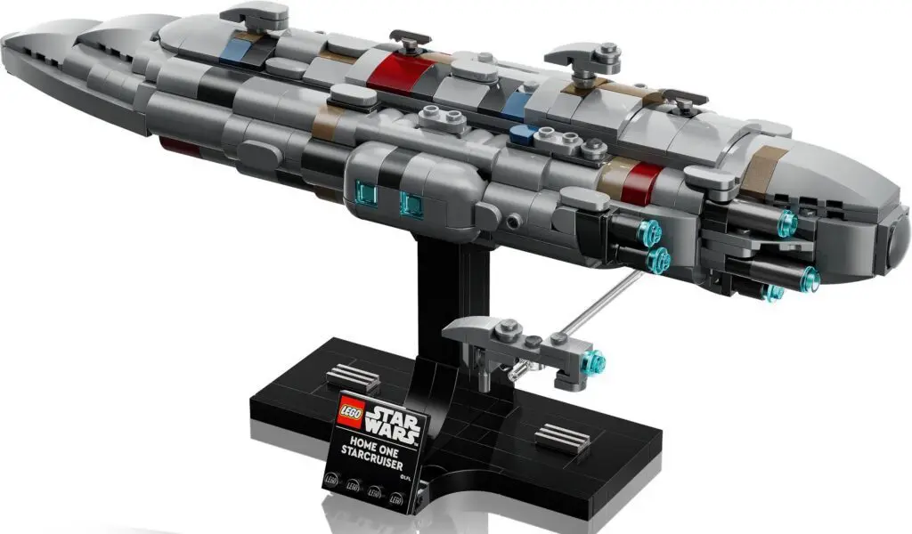 LEGO Star Wars Starcruiser model