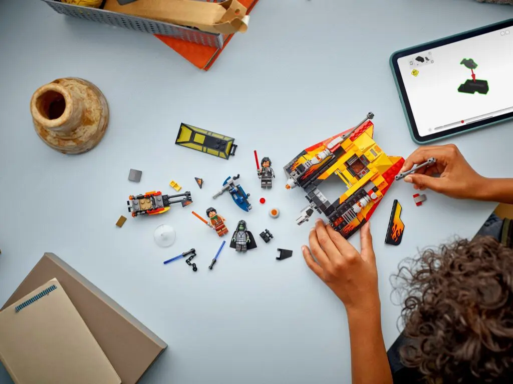 Building LEGO set with digital guide