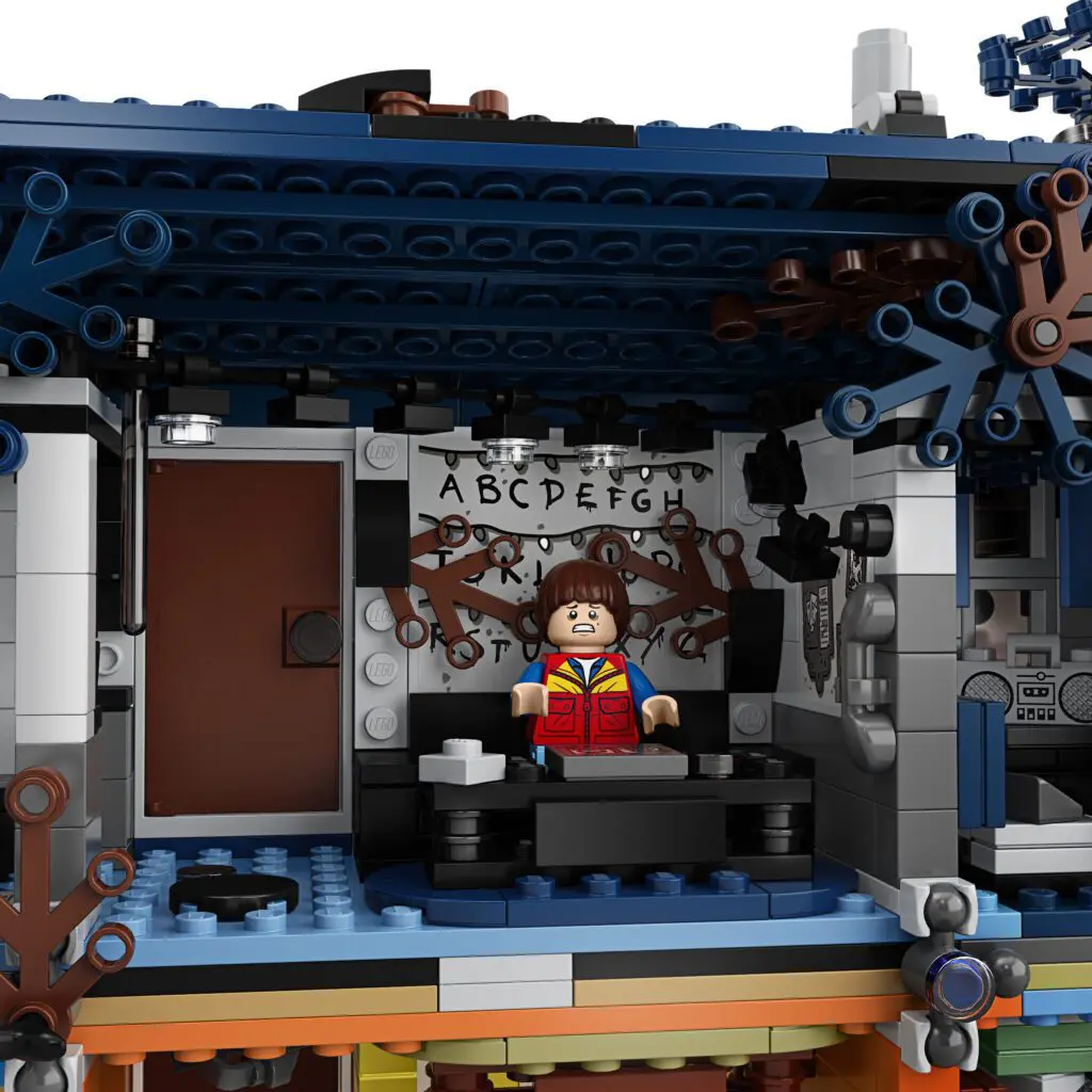 Miniature LEGO room with colorful details