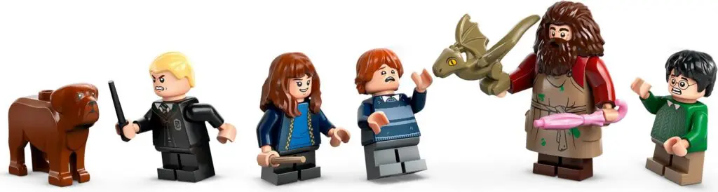 Mini figures in wizarding outfits