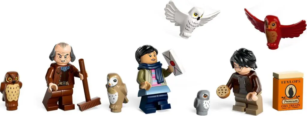 LEGO minifigures with owls and accessories