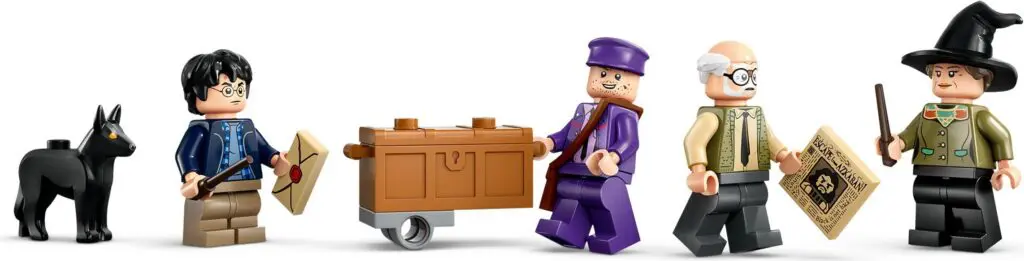 Lego figures with suitcase and magic items