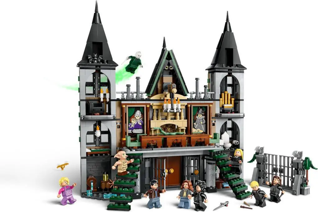 Toy castle playset with mini figures