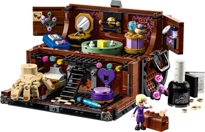 Magic-themed LEGO set with minifigure
