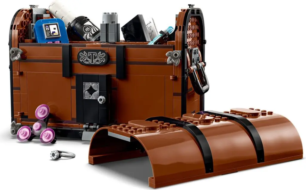 Open LEGO treasure chest with accessories
