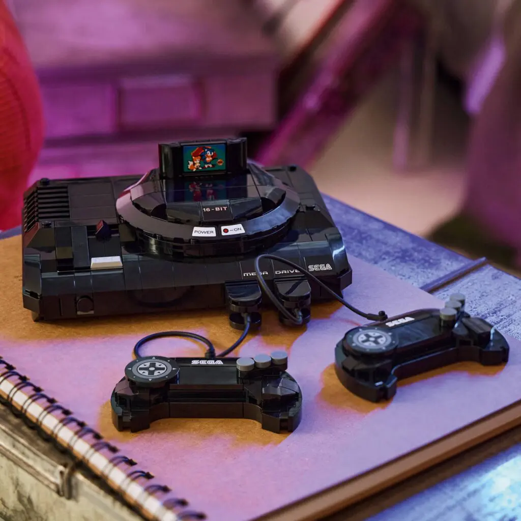 Retro gaming console built from Lego