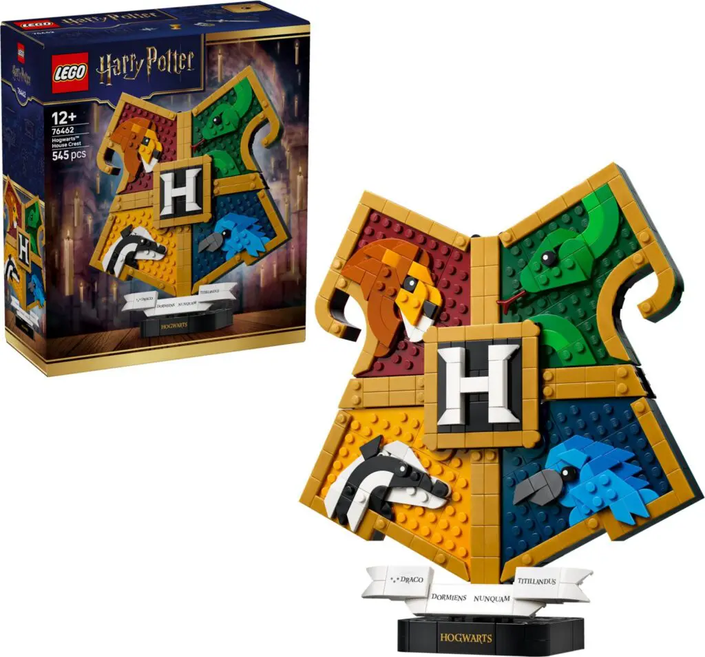 LEGO Hogwarts crest set with box