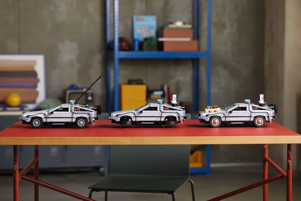 LEGO Icons Back to the Future Time Machine - view 3