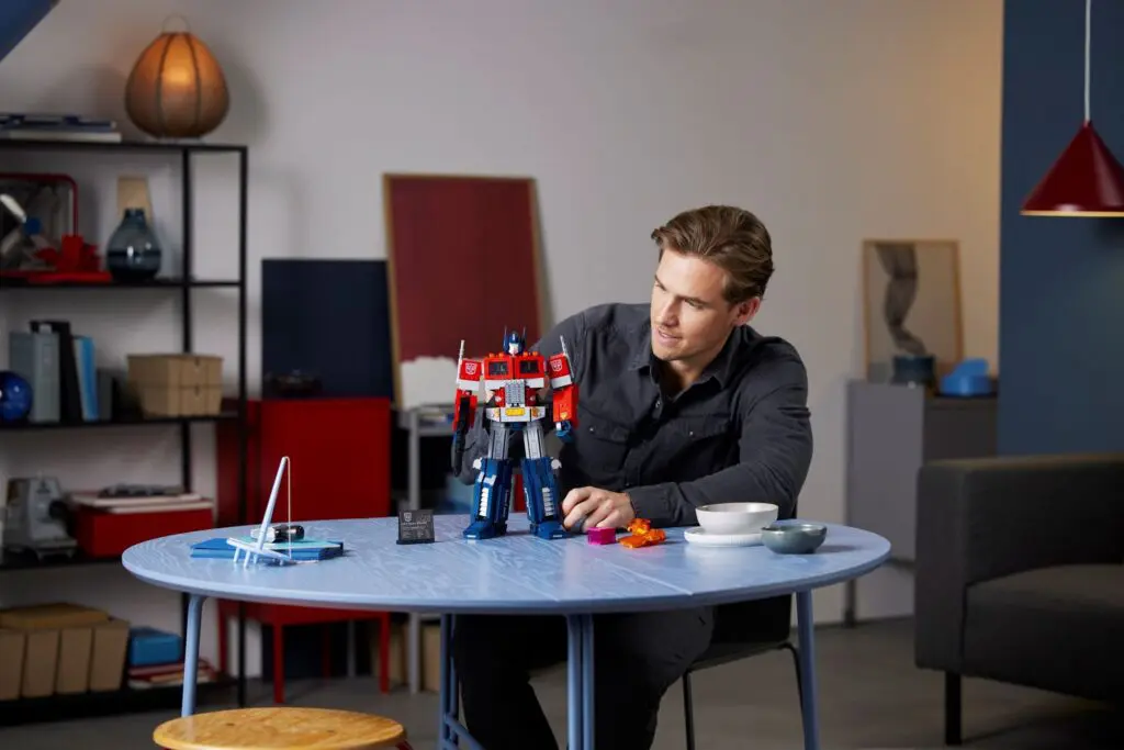 LEGO Icons Optimus Prime - view 13