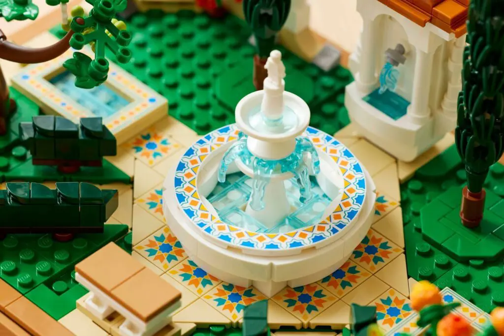 LEGO Icons Fountain Garden - view 6
