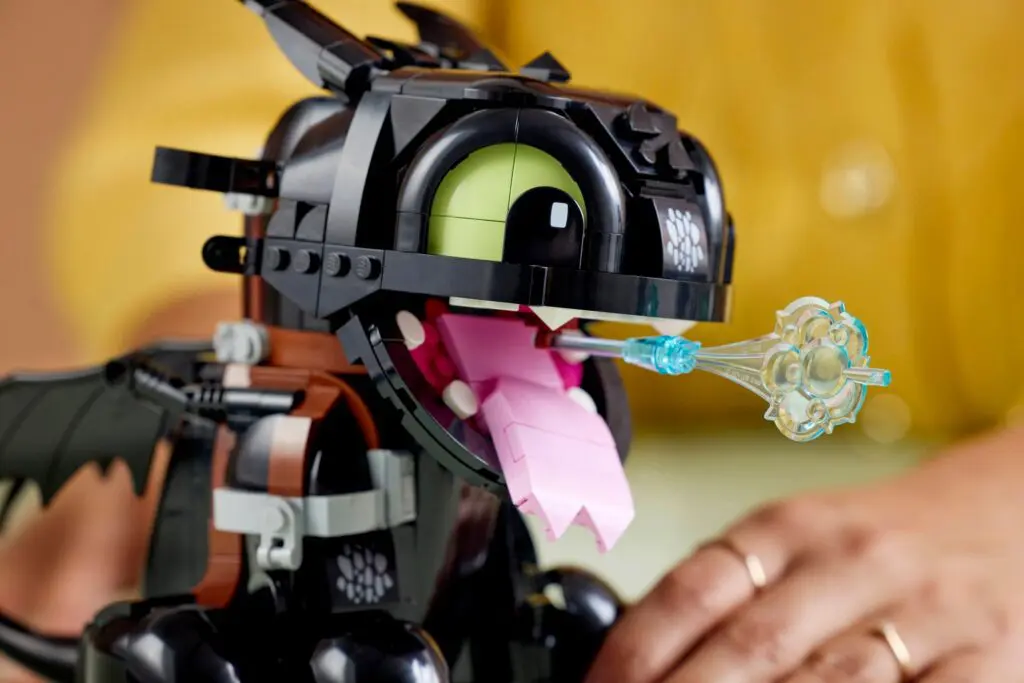 LEGO Icons How to Train Your Dragon: Toothless - view 4