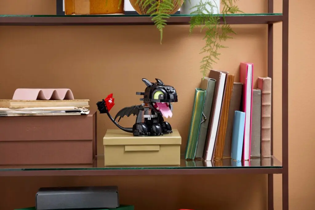 LEGO Icons How to Train Your Dragon: Toothless - view 7