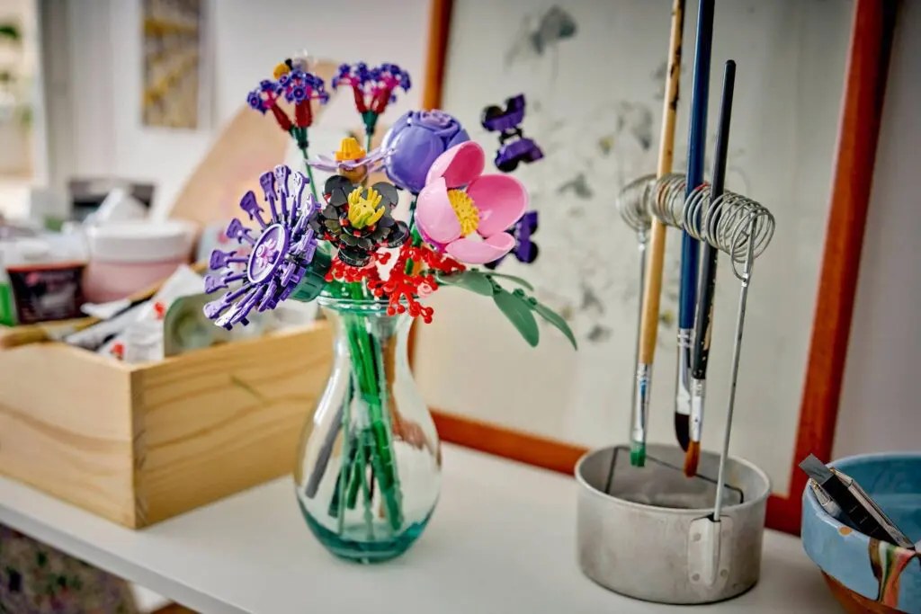 LEGO Botanicals Olivia Rodrigo's Flower Bouquet - view 7