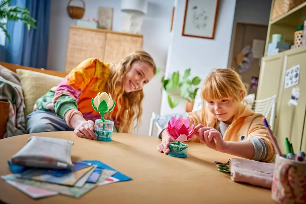 LEGO Botanicals Water Lilies - view 6