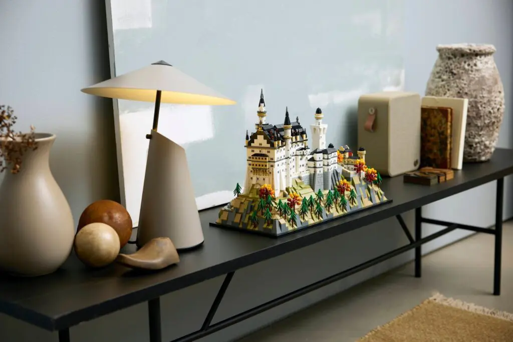 LEGO Architecture Neuschwanstein Castle - view 9