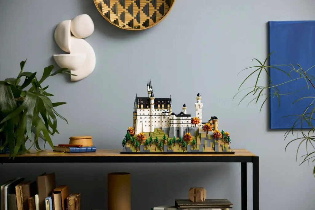 LEGO Architecture Neuschwanstein Castle - view 10