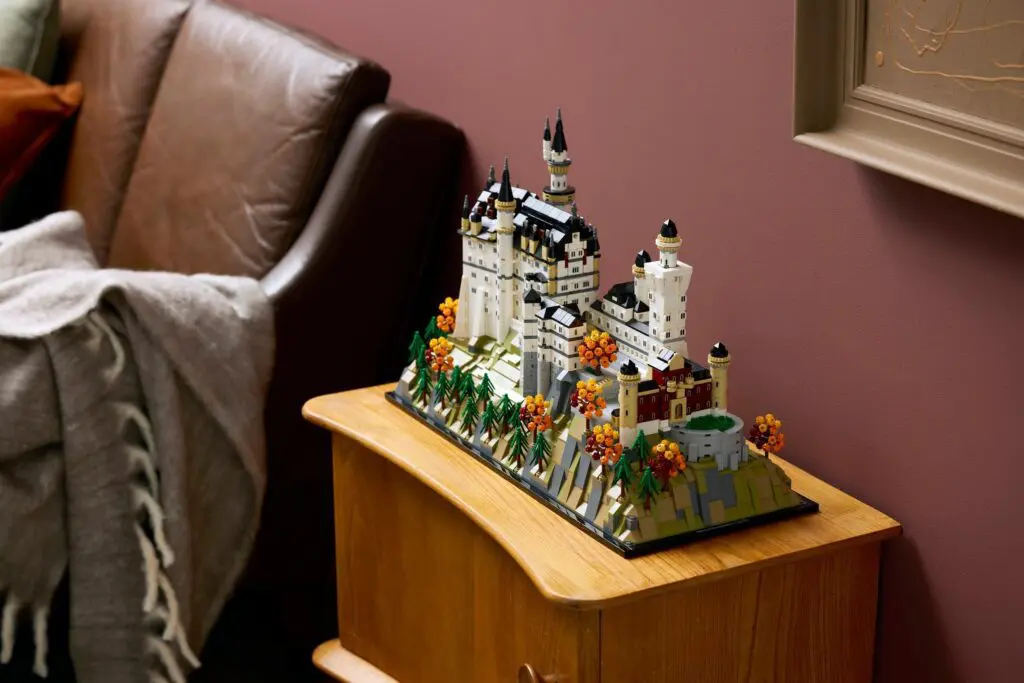 LEGO Architecture Neuschwanstein Castle - view 11