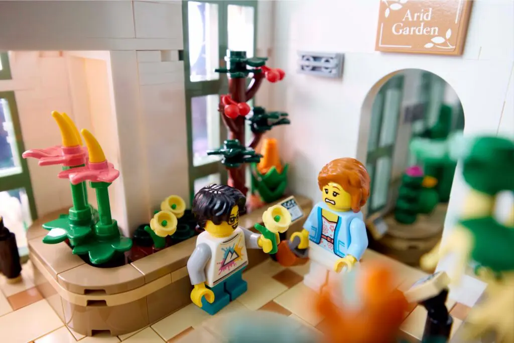 LEGO Ideas The Botanical Garden - view 9