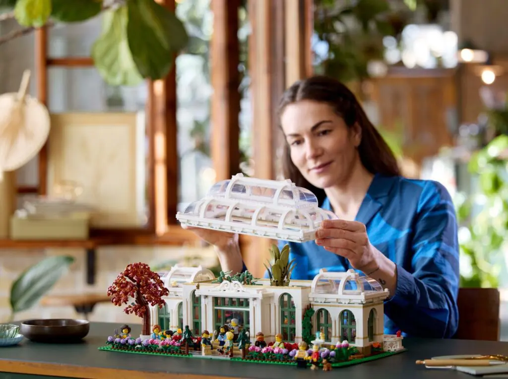 LEGO Ideas The Botanical Garden - view 12
