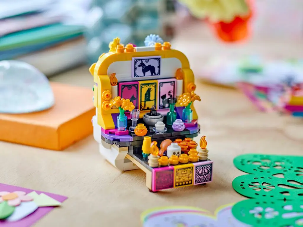 LEGO Seasonal Altar of the Dead - view 4