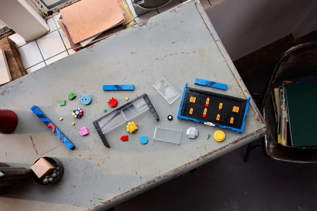 LEGO Pokémon Kanto Region Badge Collection - view 2