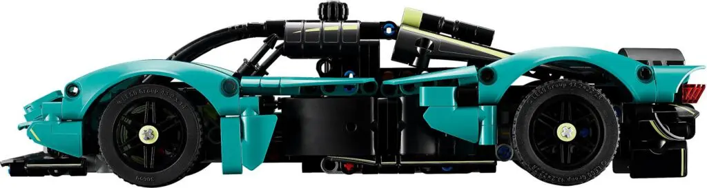 LEGO Technic Aston Martin Valkyrie - view 9