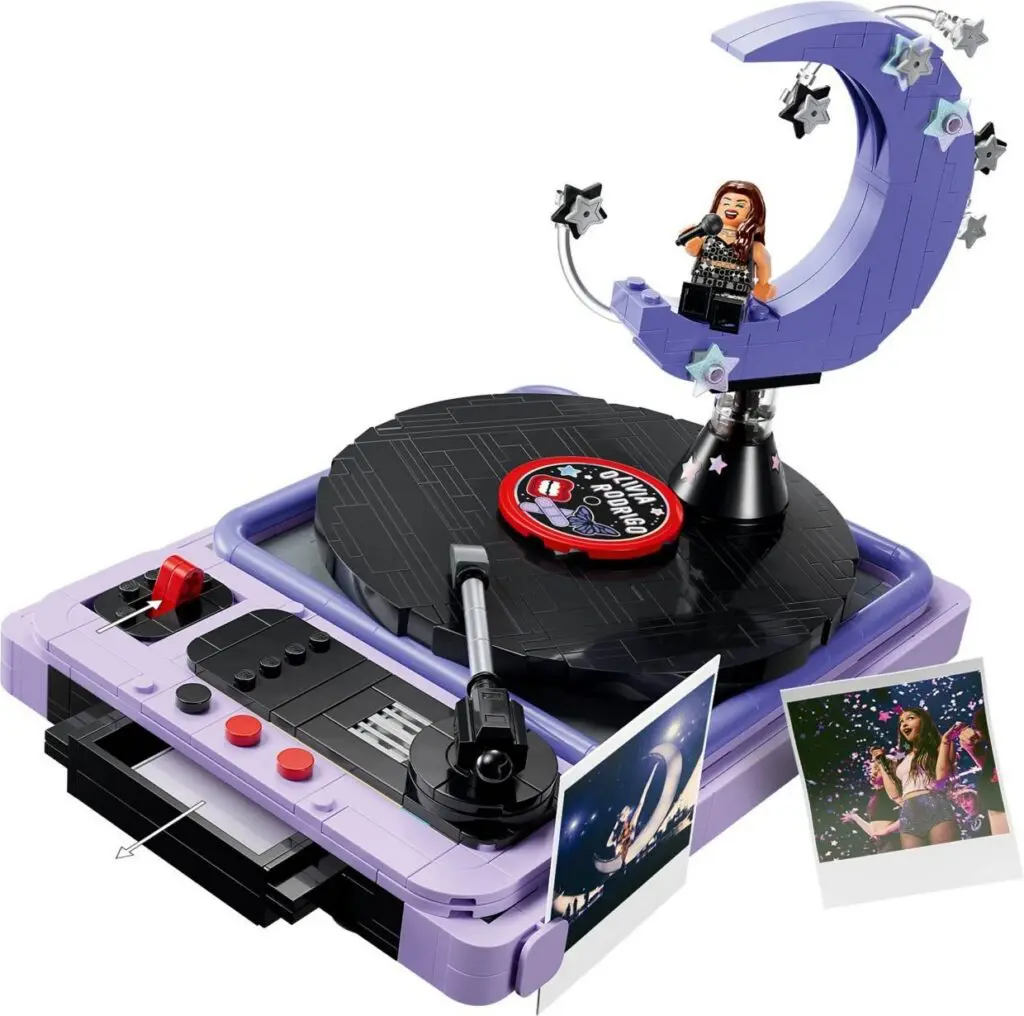 LEGO Editions Olivia Rodrigo's Concert Moon - view 7