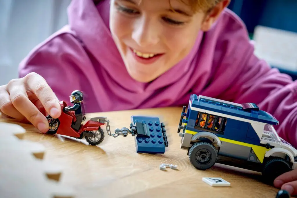 LEGO City Police Prisoner Transport Van - view 5