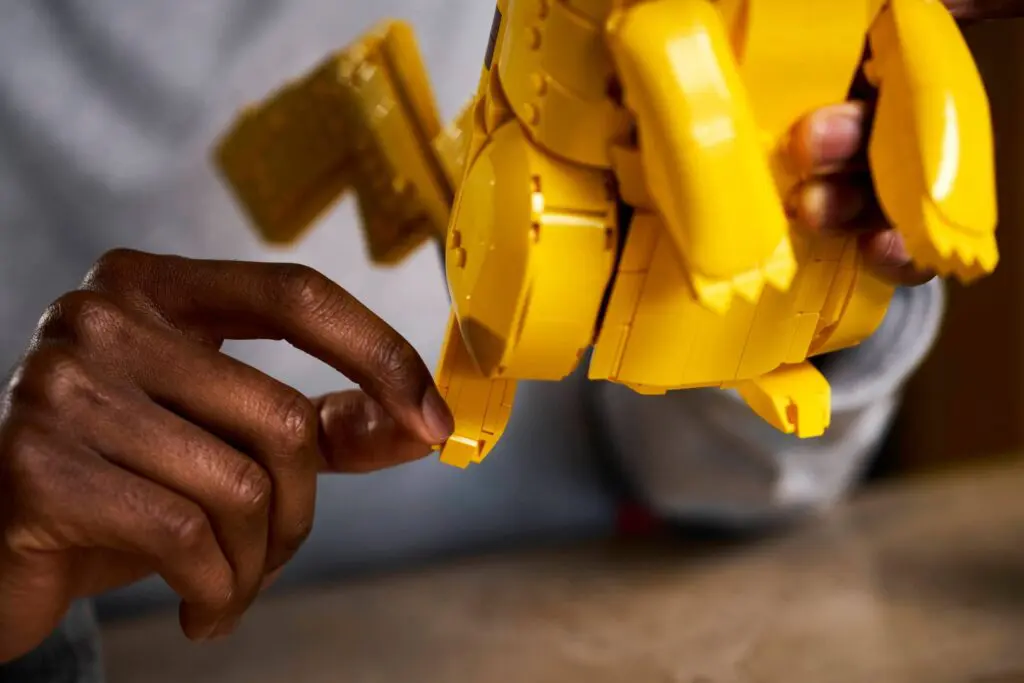 LEGO Pokémon Pikachu and Poké Ball - view 6