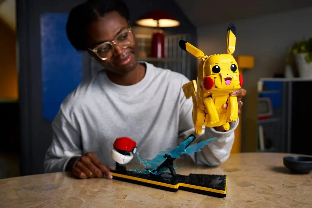 LEGO Pokémon Pikachu and Poké Ball - view 9