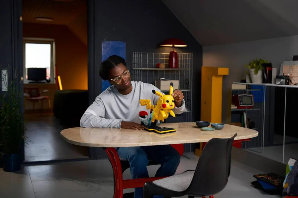 LEGO Pokémon Pikachu and Poké Ball - view 10