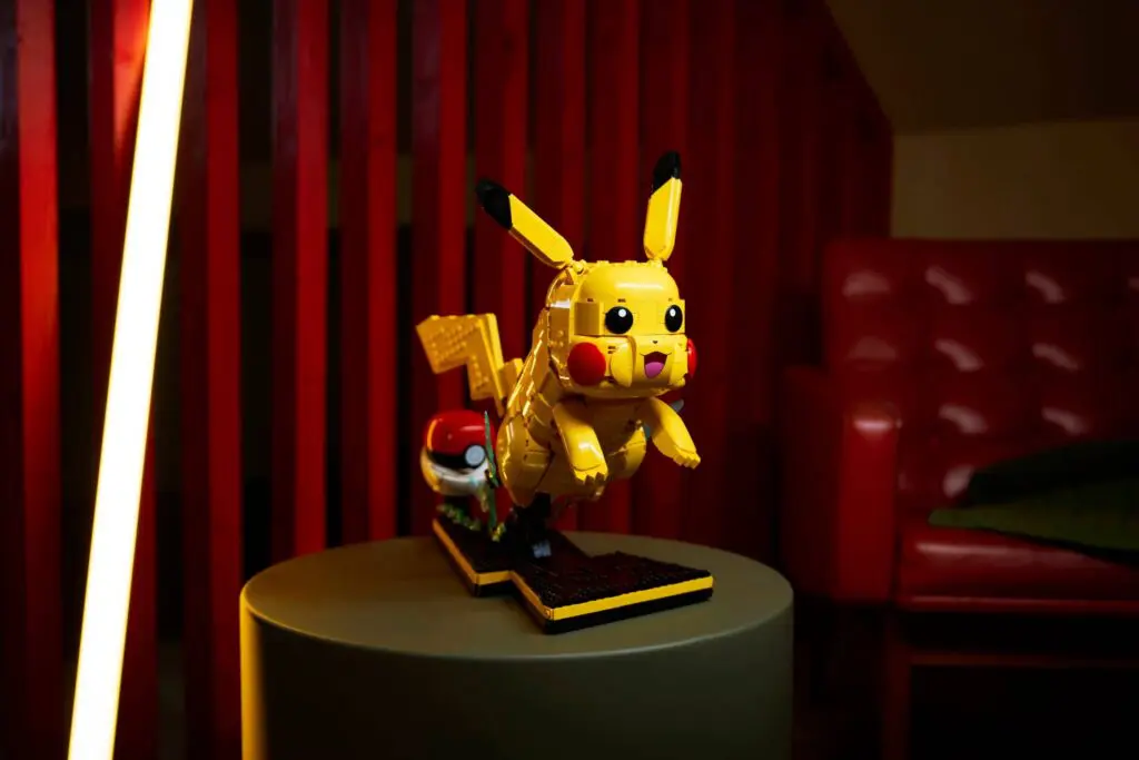 LEGO Pokémon Pikachu and Poké Ball - view 11